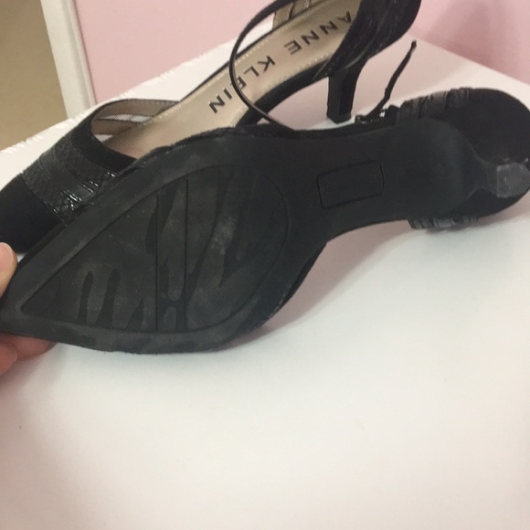 Shoes - Picture 4 of 5